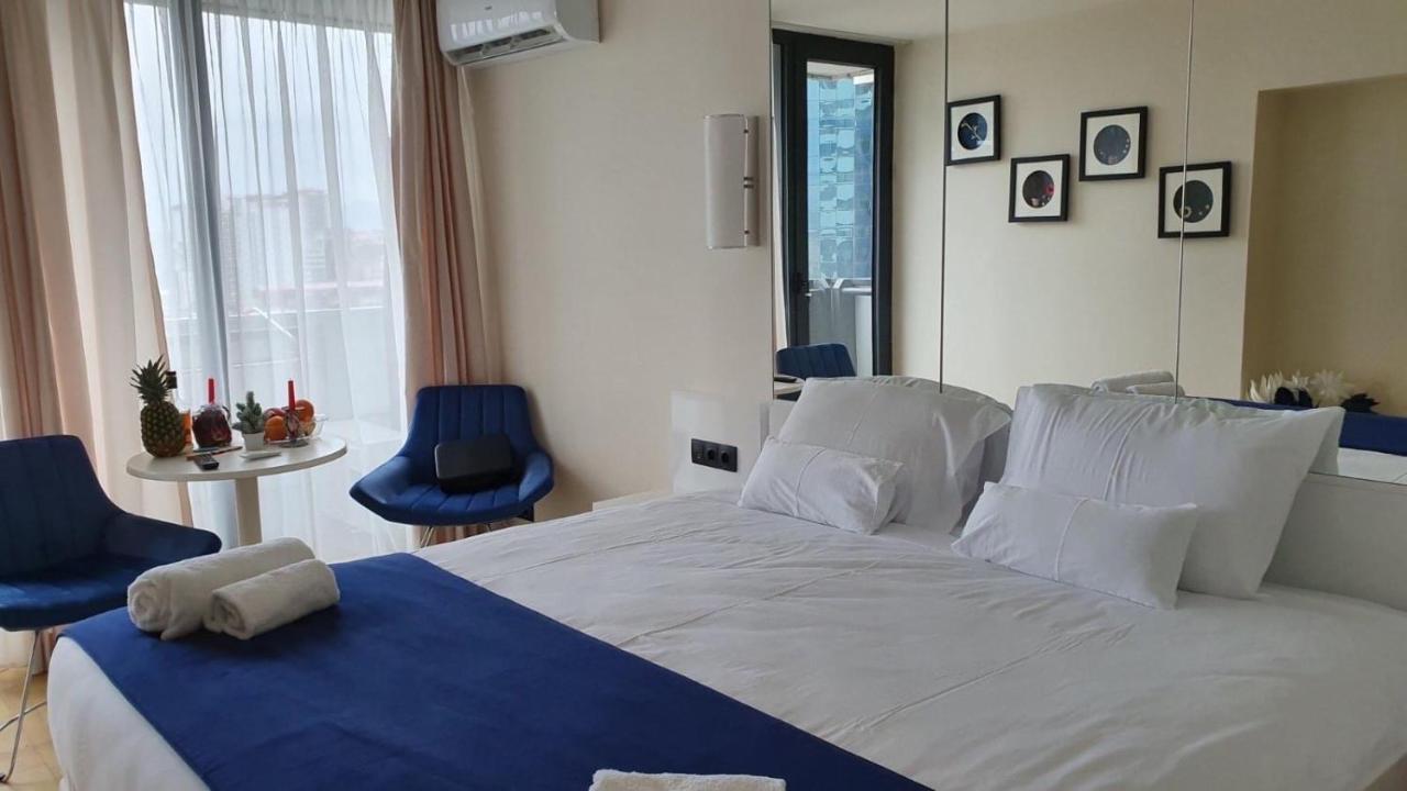 Orbi City Luxury Towers Aparthotel Batumi Exterior foto