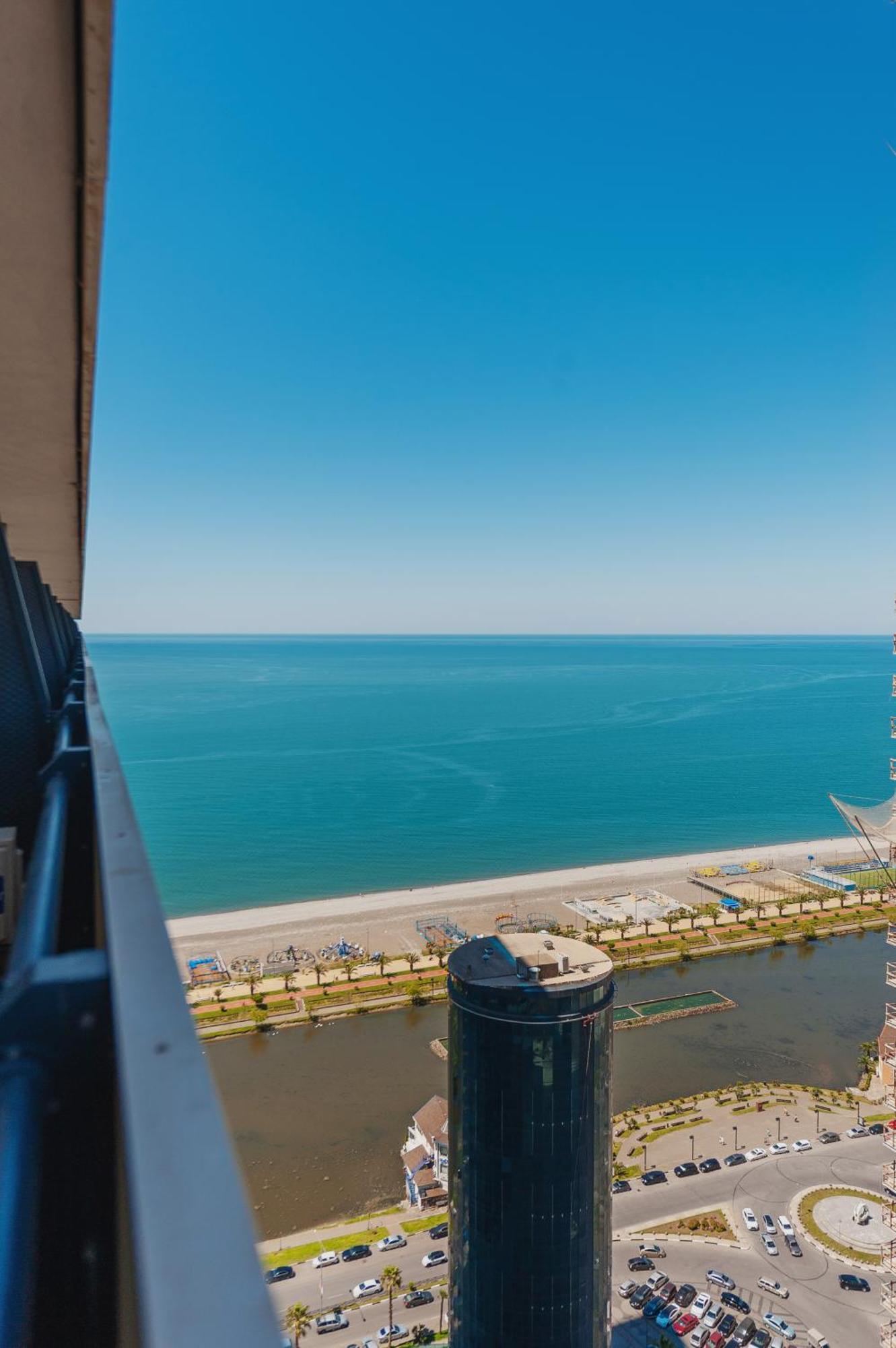 Orbi City Luxury Towers Aparthotel Batumi Exterior foto